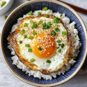 10-min. Easy Korean Egg Rice (Gyeran Bap)